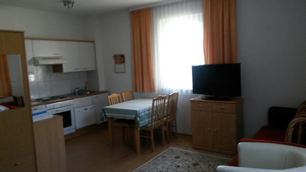 Pension Parzer Pressbaum Bei Wien Phòng bức ảnh