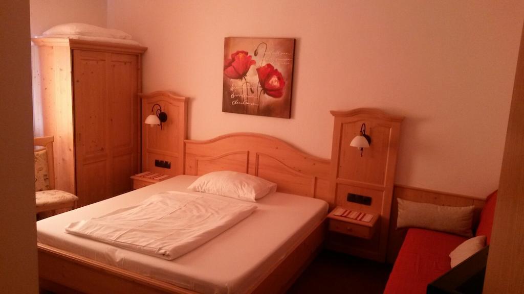 Pension Parzer Pressbaum Bei Wien Phòng bức ảnh